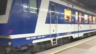 Blauer ÖBB 4020 Ein und Abfahrt in Wien Spittelau [upl. by Urissa277]