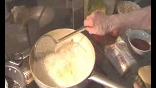 video ricetta La cicerchiata dai chicchi doro e dai chicchi neri  dolce di carnevale [upl. by Theurich683]