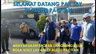 Bpk SBY melihat langsung Latihan Club Voly Lavani di Alunalun Pacitan [upl. by Arriec730]