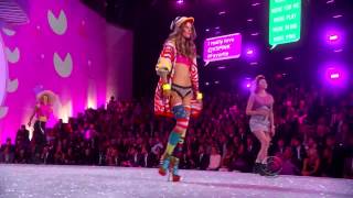 Neon Jungle  Trouble Live Victorias Secret Fashion Show 2013 [upl. by Mowbray]