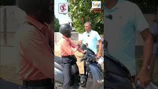 எப்படி சார் இப்படி helmet safety road ride rider bike biker life respect highway [upl. by Yetnom]