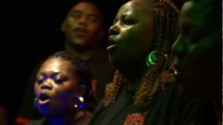 Premiertv  Soweto Gospel Choir  Umoya We Nkosi [upl. by Acireit751]