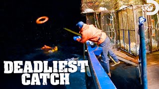 Man Overboard Crisis on The Northwestern  Deadliest Catch  Discovery [upl. by Odine159]