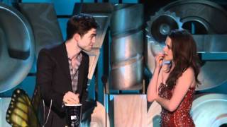 Kristen Stewart And Robert Pattinson Win Best Kiss [upl. by Fretwell]