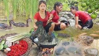 Catch fish for survival food Fish grilled for dinner Duck curry tasty for lunch 5 survival video [upl. by Akinak]