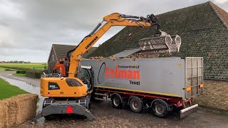 Suikerbieten rooien en laden op de vrachtwagen 🚜 [upl. by Orag]