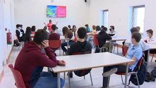 La vuelta al cole con presencialidad en las aulas centra la agenda pública [upl. by Uos]