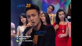 Gilang Dirga Ft The Drama King quotGood Byequot  dahSyat 03 November 2014 [upl. by Enaxor314]