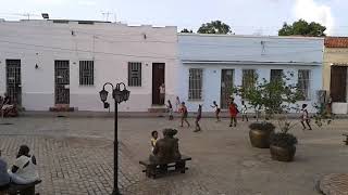 Niños cubanos bailan conga plaza del Carmen Camaguey Cuba [upl. by Niatsirhc]