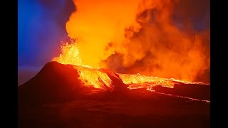 Explosion dun volcan  Léruption de la Fagradalsfjall  ISLANDE 2021 extrait [upl. by Wolf]