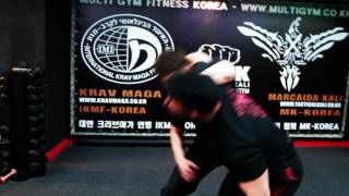 IKMFKOREA KRAV MAGA 크라브마가 급작스런운 공격에 대한 자기방어 솔루션 시범CQC 시스템 테모 영상 [upl. by Bonnibelle844]