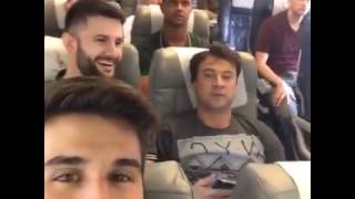 Vídeo mostra jogadores da Chapecoense dentro do avião minutos antes do voo do trágico acidente [upl. by Nowahs791]