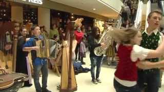 Aufghorcht in Innsbruck  Flashmob Kaufhaus Tyrol [upl. by Banquer311]