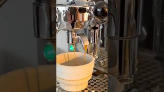 Barista  Lucaffe Geschmackstest Rocket Espresso Eureka Mühle café coffee espresso latteart [upl. by Niggem]