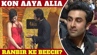 Kon aaya Alia Ranbir ke beech [upl. by Ydnys]