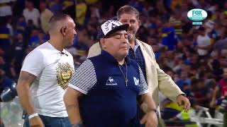 MARADONA Haciendo la quotGALLINITAquot a River  ÙLTMA OVACIÒN EN LA BOMBONERA [upl. by Rebecka46]