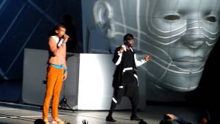 WillIAm amp Stromae  Papaoutai  Live Surprise  Paris Bercy WillPowerTour 16122013 HD [upl. by Ramhaj]