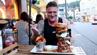 XXL Burger Challenge mit 1kg Fleisch  SMOLIK IN GEFAHR [upl. by Horowitz755]