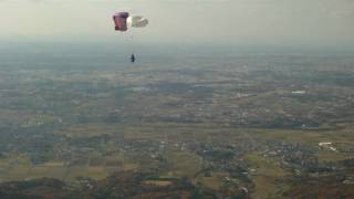 The paraglider urgently has a narrow escape with a parachute too [upl. by Aicylla762]