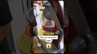 quot¡Jugo Fresco con Sorpresa ¡Cucarachas Invaden la Máquina Exprimidoraquot [upl. by Portuna702]