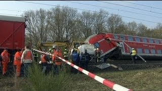 Drei Tote bei Zugunglück in Hessen [upl. by Lleihsad]