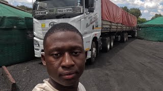 Offloading dropside superlink and reversing out of warehouse Bulawayo🇿🇼 500hp fawtruck Part 3️⃣ [upl. by Seltzer]