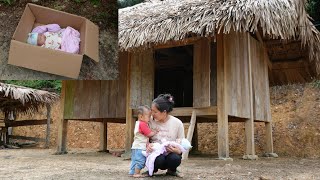 Single mother makes dried fish for storage  helping baby abandoned by parents [upl. by Eidod]