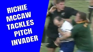 CGW  RICHIE MCCAW TACKLES PITCH INVADER [upl. by Tomasina]