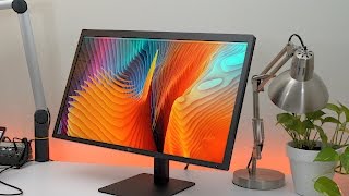 LG UltraFine 5K Display a worthy MacBook Pro companion [upl. by Llehcsreh]