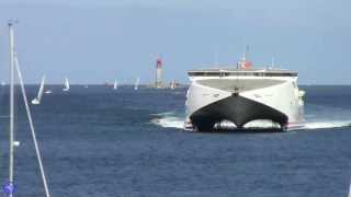 Condor Ferries  Condor Rapide Arrivée à Saint Malo [upl. by Nanci]