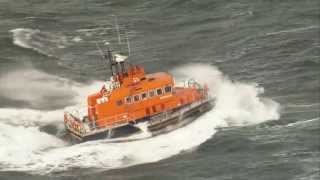 Troon lifeboat ploughs through waves [upl. by Latta]