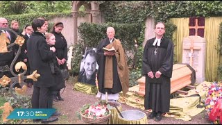 Fritz Wepper †82 quotUnser ewiger Augenblickquot  So rührend war die Trauerrede seiner Witwe Susanne [upl. by Aelhsa]