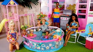 Familia Barbie y Ken Juegan en la Piscina [upl. by Schubert]