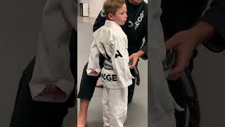 How to tie your kids jiu jitsu belt [upl. by Atoel43]