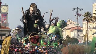 Carnevale di Viareggio 2019  Sintesi del 2° corso [upl. by Hpesoj586]