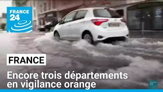 Encore trois départements en vigilance orange pluieinondation • FRANCE 24 [upl. by Agace747]