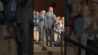 Brendan fraser moved to tears as he receives a 6 minute standing ovation [upl. by Noit]