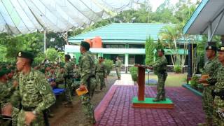 yel yel TNI menyambut panglima divisi 1 Kostrad [upl. by Sergu]