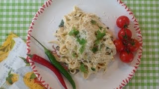 FETTUCCINE ALFREDO RECEPT S KUŘECÍM MASEM JEDNODUCHÝ RECEPT TĚSTOVINY RECEPTY [upl. by Llerref]