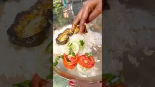 শশা টমেটো আর ধনেপাতার স্যালাড সাথে বেগুন ভাজা salad begunvaja archacooking cookingshorts [upl. by Asiole]