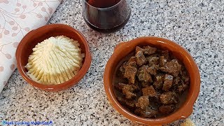 Beef Stew in Mavrodaphni Wine Sauce  Μοσχάρι στη κατσαρόλα με σάλτσα από κρασί Μαυροδάφνη [upl. by Eeltrebor]