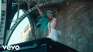 KAROL G Mariah Angeliq  EL MAKINON Official Video [upl. by Namyaw]