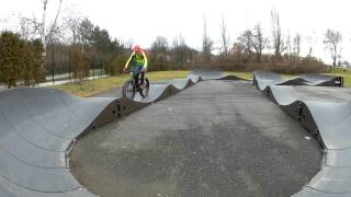 Salsa Beargrease  fatbike on pumptrack [upl. by Tierney]