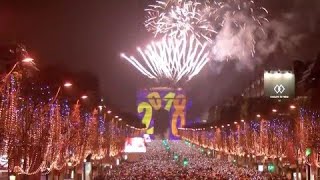 À Paris les meilleurs moments du spectacle du Nouvel An sur les ChampsÉlysées [upl. by Bruyn966]