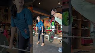 Teaching DEADLIFT to gym girl 😂😂😂 praveensfitnessfamily gym workouts [upl. by Paderna]