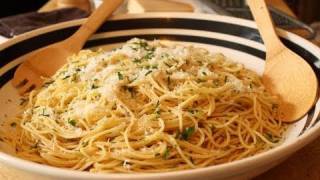 Garlic Spaghetti Spaghetti Aglio e Olio  Food Wishes [upl. by Annabella]