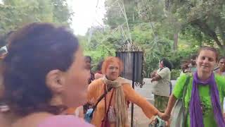 Russians in tirupatitirumalatirupatidevasthanam shorts devotional time trending video [upl. by Hakkeber108]