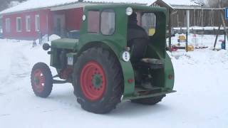 Traktor Oldtimer IFA Pionier RS0140 im Schnee Tractor Oldtimer [upl. by Marys269]