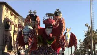 Carnevale di Viareggio 2013 quotPotere in mascheraquot  2° classificato [upl. by Sonafets]