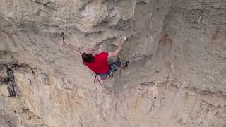 Seb Bouin grimpeur professionnel partage ses éco gestes lorsquil fait de escalade en Hérault [upl. by Kitrak993]